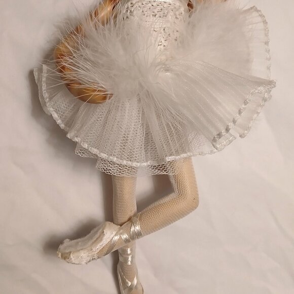 Beautiful Cat Ballet Figurine ornament décor - Picture 7 of 9